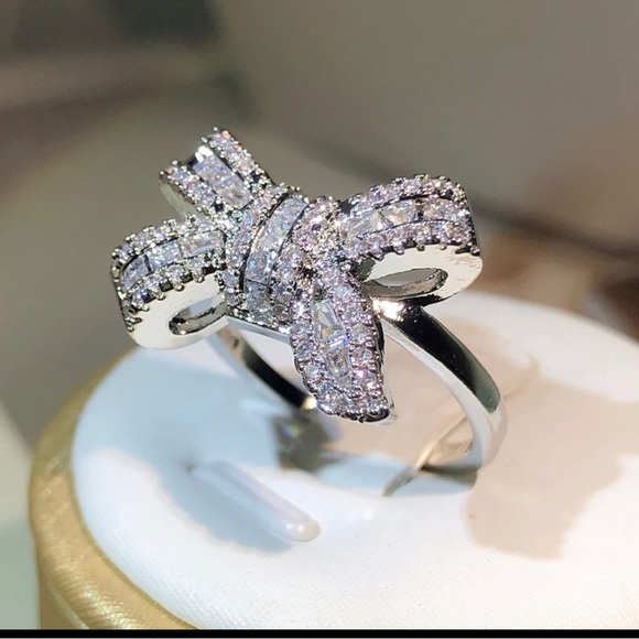 Bow ring - Picture 2 of 2